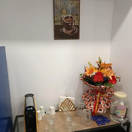 Plaza Caparica Hostel *