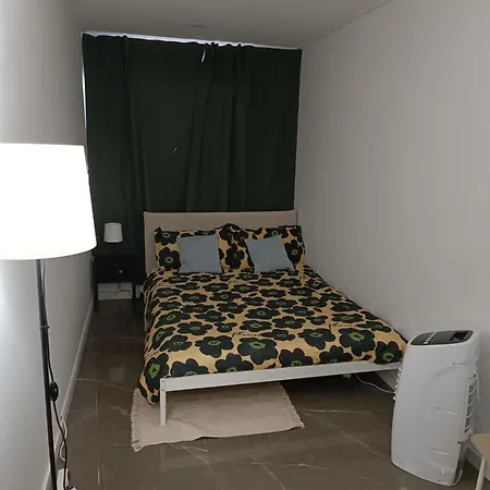 Plaza Caparica Hostel
