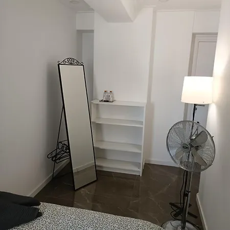 Plaza Caparica Hostel *