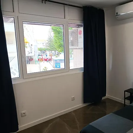 Hostel Plaza Caparica *