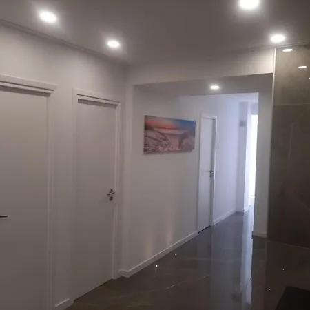 Plaza Caparica Hostel